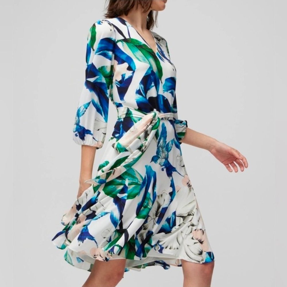 White House Black Market Floral Belted Dress – Size 8